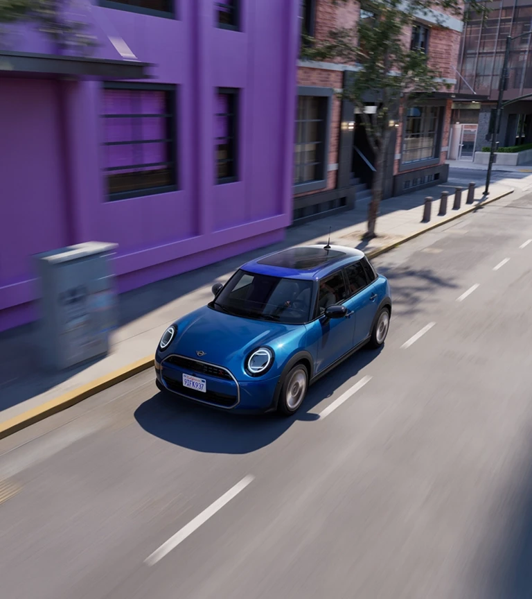 New MINI 5-door hatch – blue and white – front view