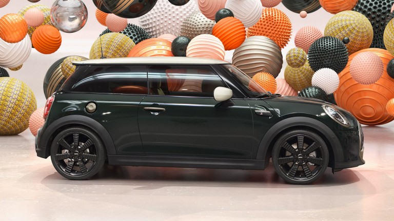 MINI 3-door Hatch – Resolute Edition – Rebel Green