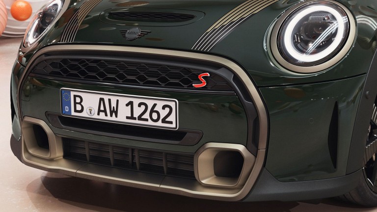 MINI Resolute Edition – bumper and grille – design accents