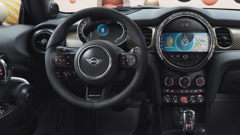 MINI 3-door – interior – Resolute interior surfaces