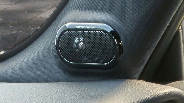 MINI Clubman Untold Edition - accessories - harman kardon speaker