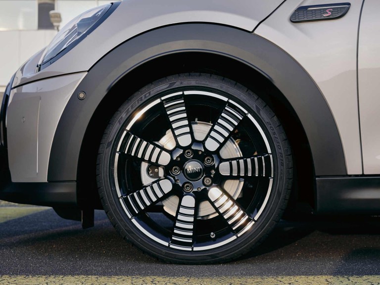 MINI 3-door Hatch – alloy wheels 18"